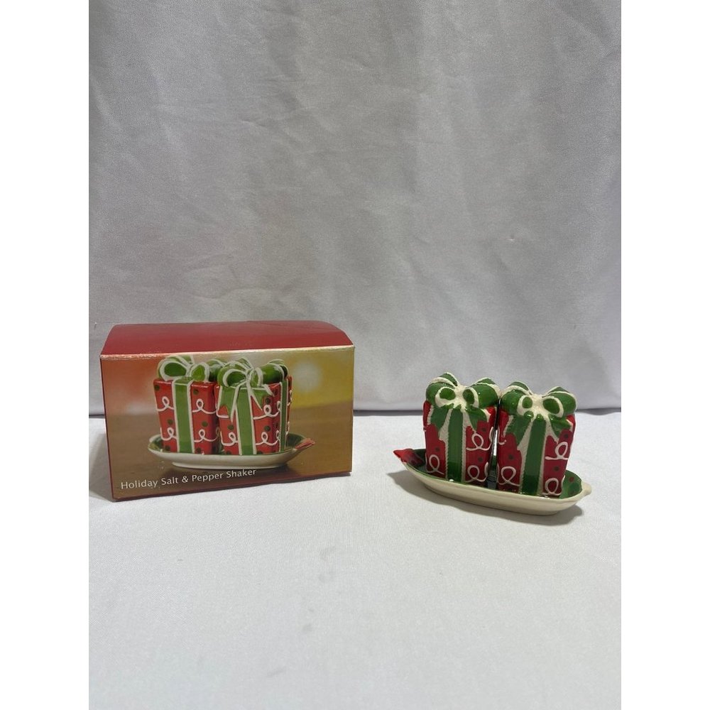 Brand New Holiday Salt & Pepper Shaker Set